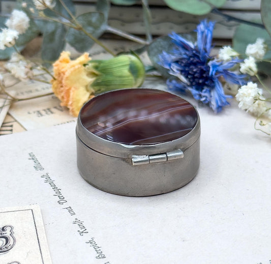 Victorian Scottish Banded Agate Trinket Pill Box in White Metal