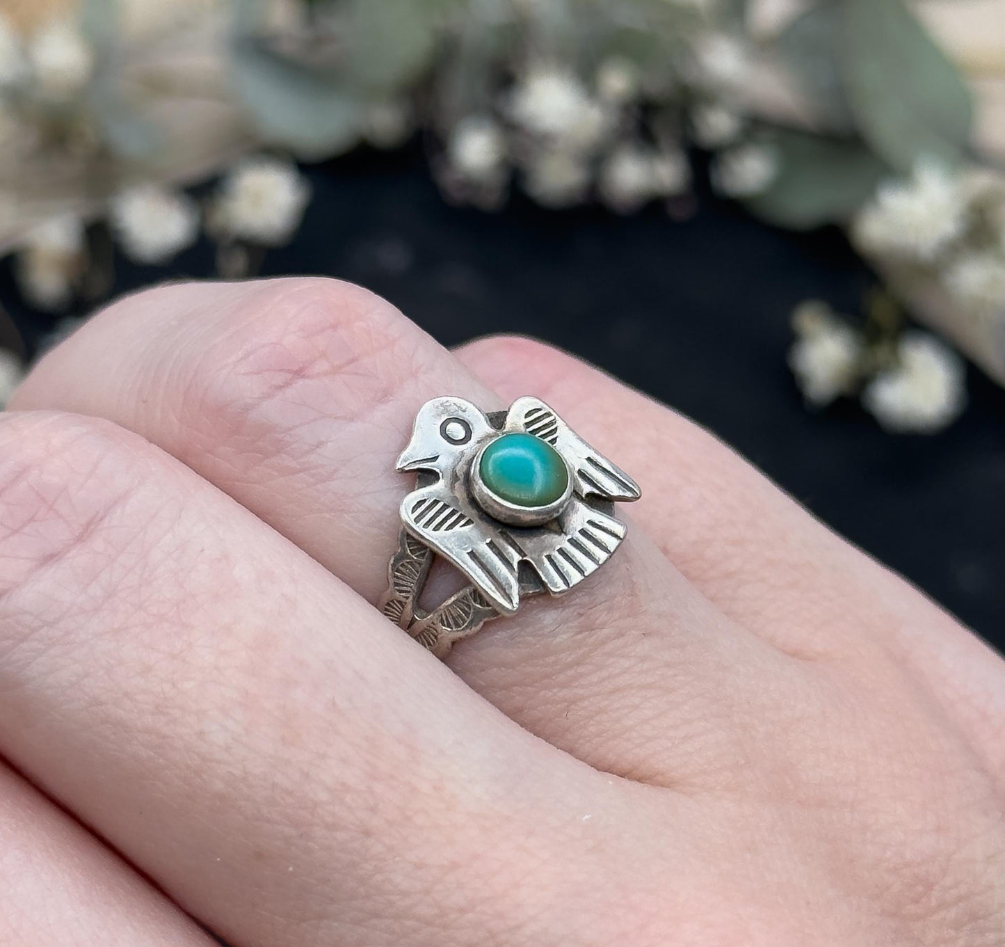 Cuite Vintage Native American Thunderbird Ring with Snake Eye turquoise cabochon in Sterling silver