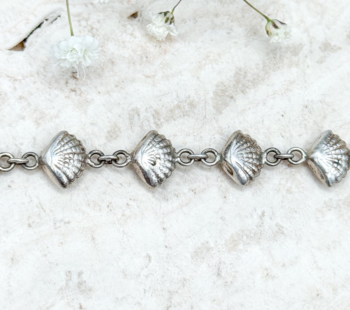 Cute Vintage Sea Shell Bracelet in Sterling Silver Vintage puffy scallops