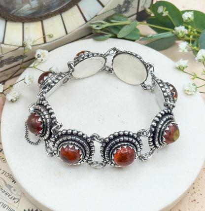 Vintage Orange Amber cabochon bracelet in 835 Silver textured vintage bracelet