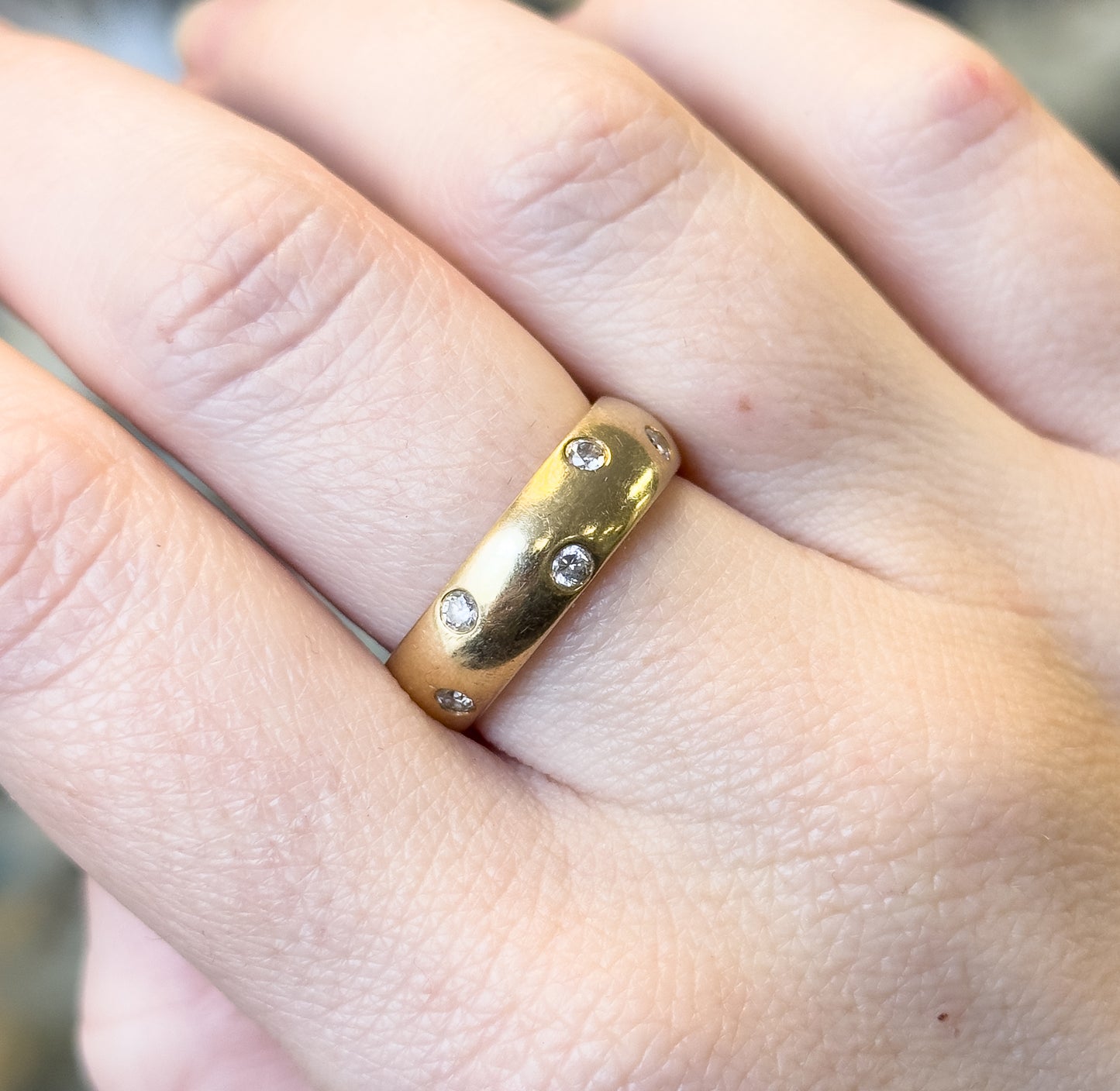 Domed Etoile Style Flush Diamond Ring in Gold
