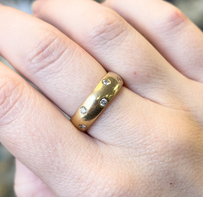 Domed Etoile Style Flush Diamond Ring in Gold