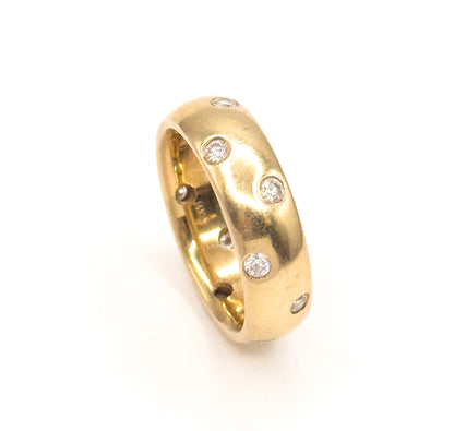 Domed Etoile Style Flush Diamond Ring in Gold