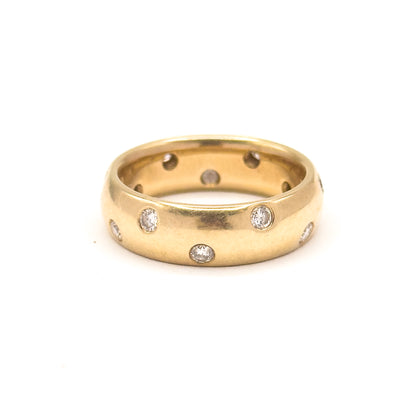 Domed Etoile Style Flush Diamond Ring in Gold