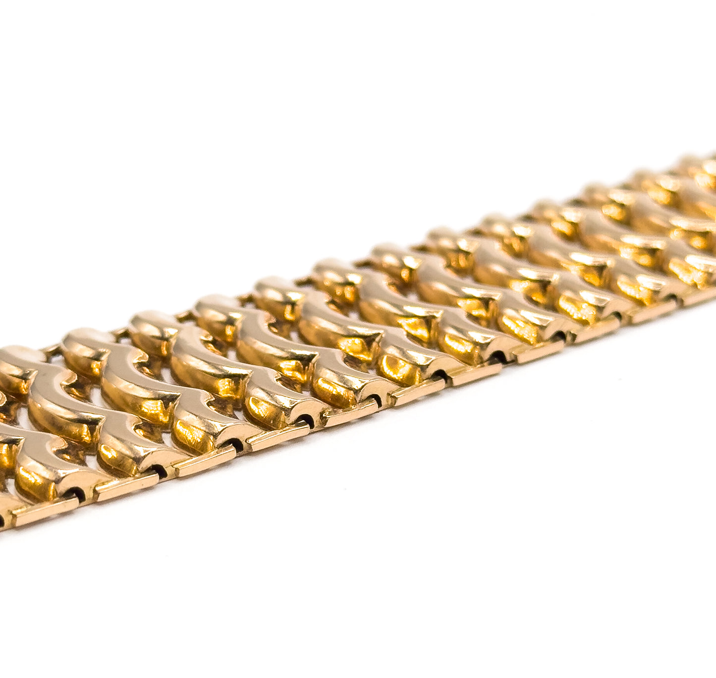 Vintage Retro Era Wide Scalloped Bracelet in 18K Gold