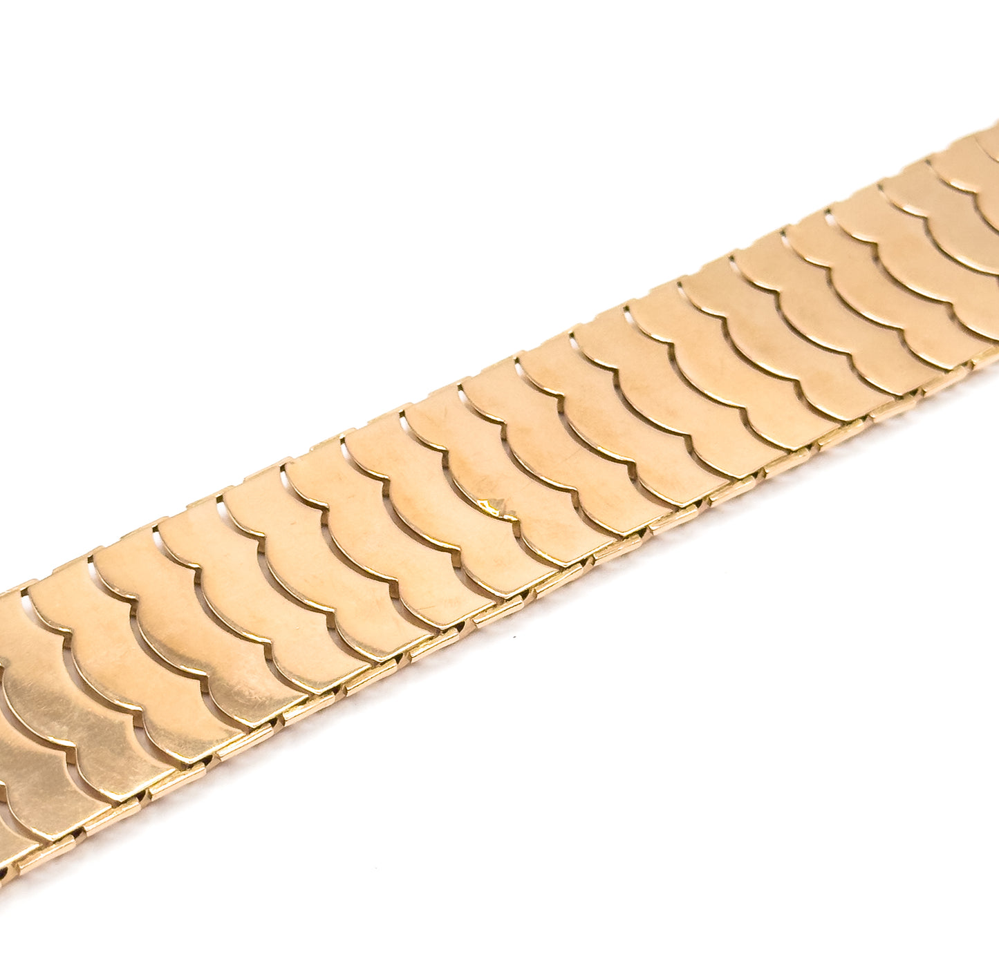 Vintage Retro Era Wide Scalloped Bracelet in 18K Gold
