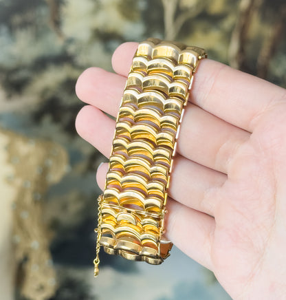 Vintage Retro Era Wide Scalloped Bracelet in 18K Gold