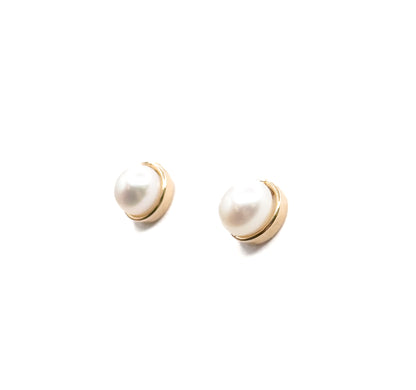 Contemporary Mabe Pearl Stud Earrings in 14K Yellow Gold