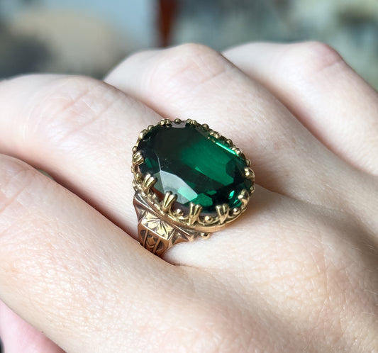 Unique antique Bottle Green Spinel Ring in Gold