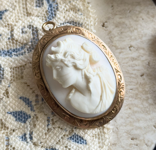 Antique Goddess Diana Carved Shell Cameo Brooch Pendant in Gold