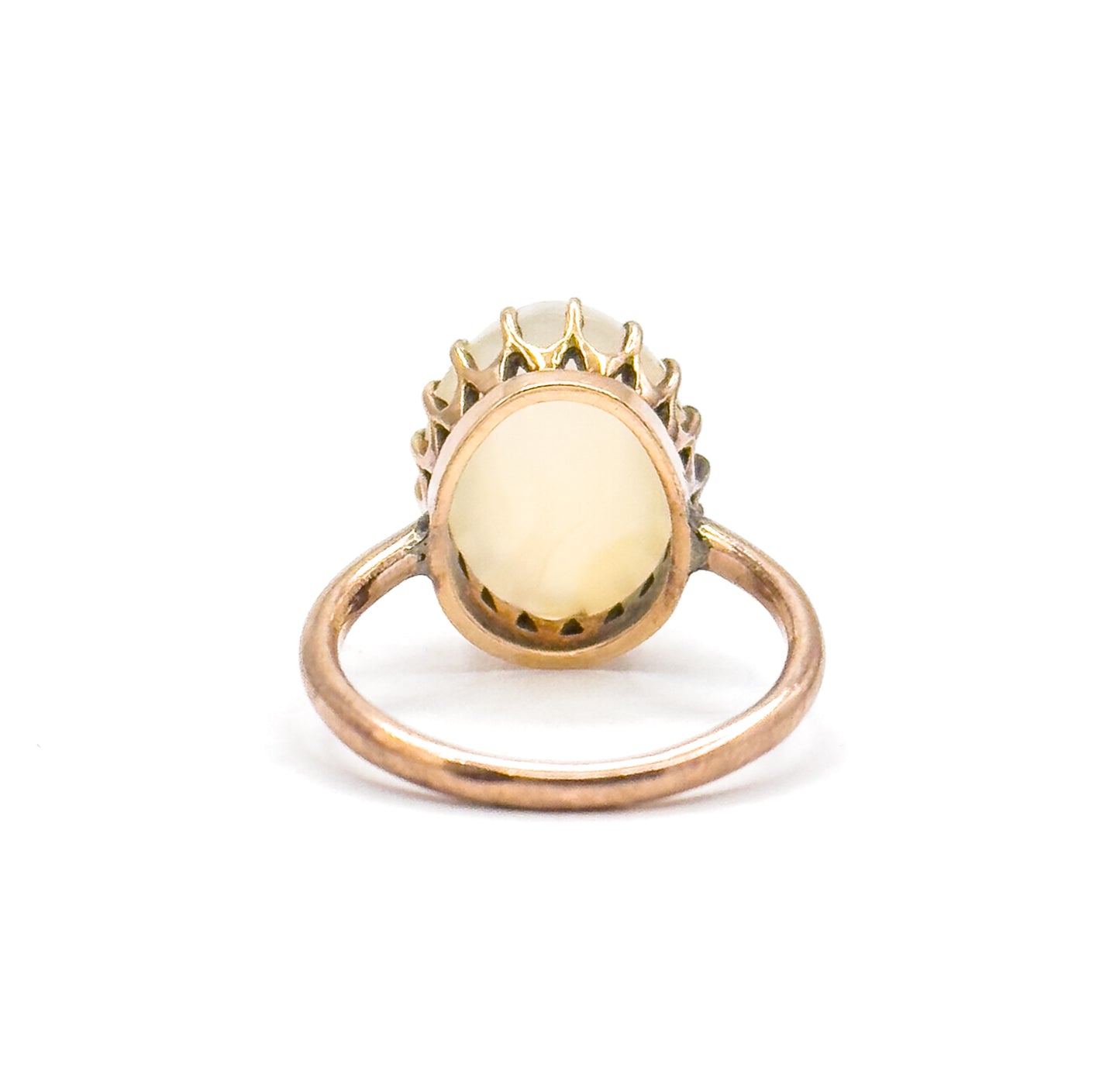 Victorian Agate Cabochon Ring in 9K Gold