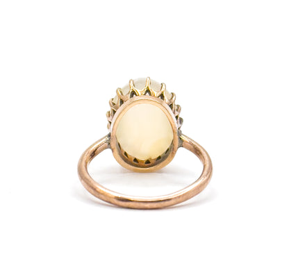 Victorian Agate Cabochon Ring in 9K Gold
