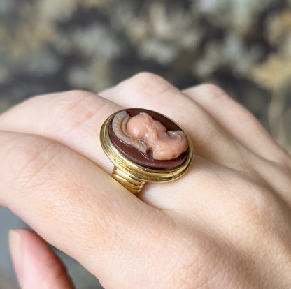 Retro Hardstone Cameo Roman Soldier Ring in 14K Yellow Gold