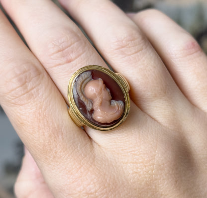Retro Hardstone Cameo Roman Soldier Ring in 14K Yellow Gold