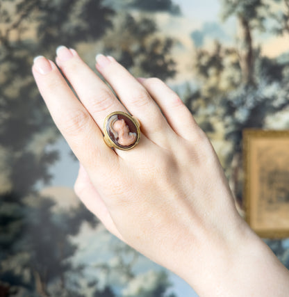 Retro Hardstone Cameo Roman Soldier Ring in 14K Yellow Gold