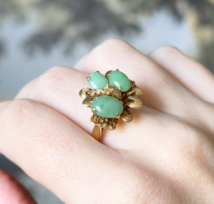 Mid-Century Green Jade Cabochon Sculptural Cocktail Ring in 14K Yellow Gold