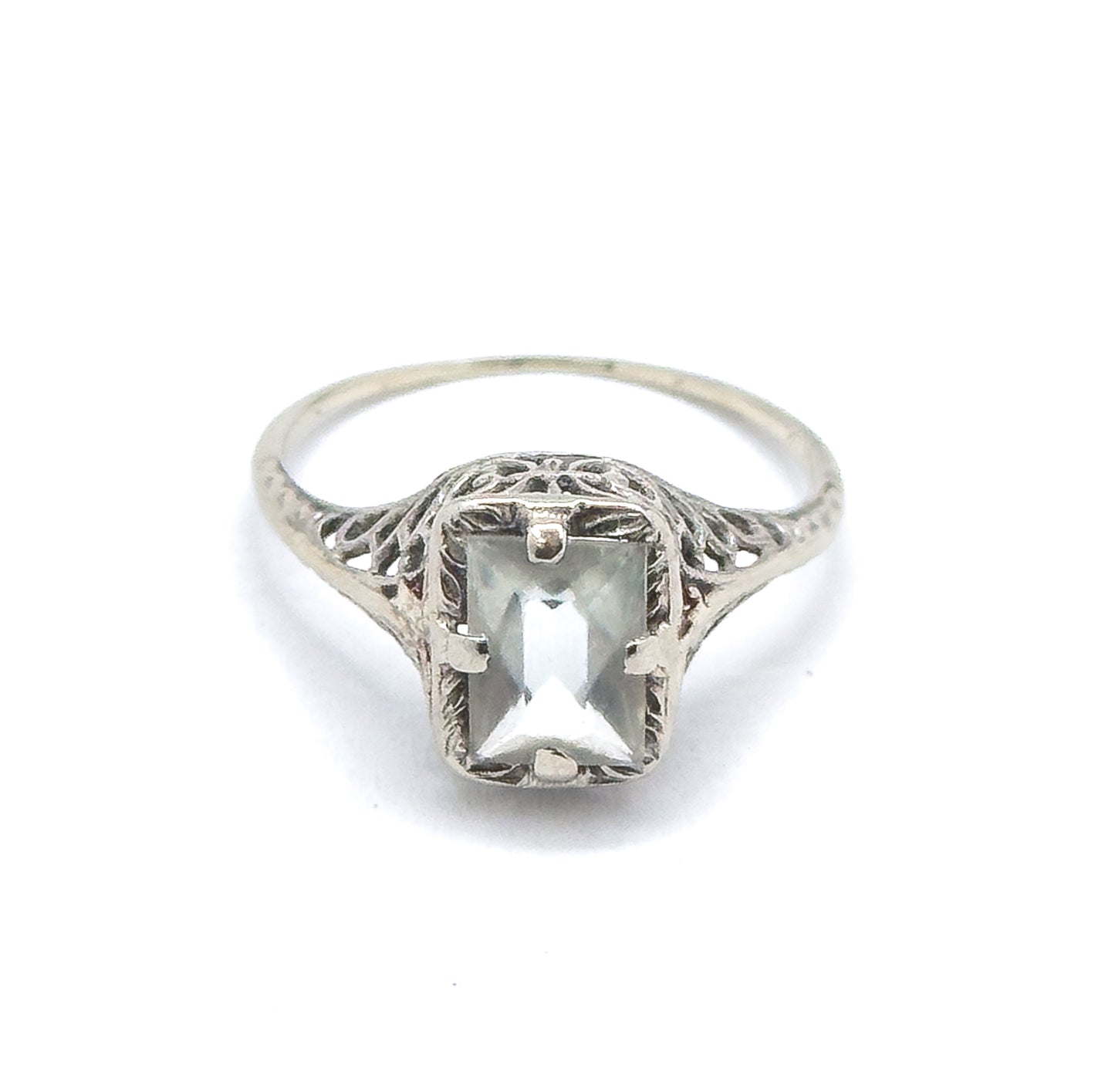 Art Deco Aquamarine Ring in 10K White Gold filigree