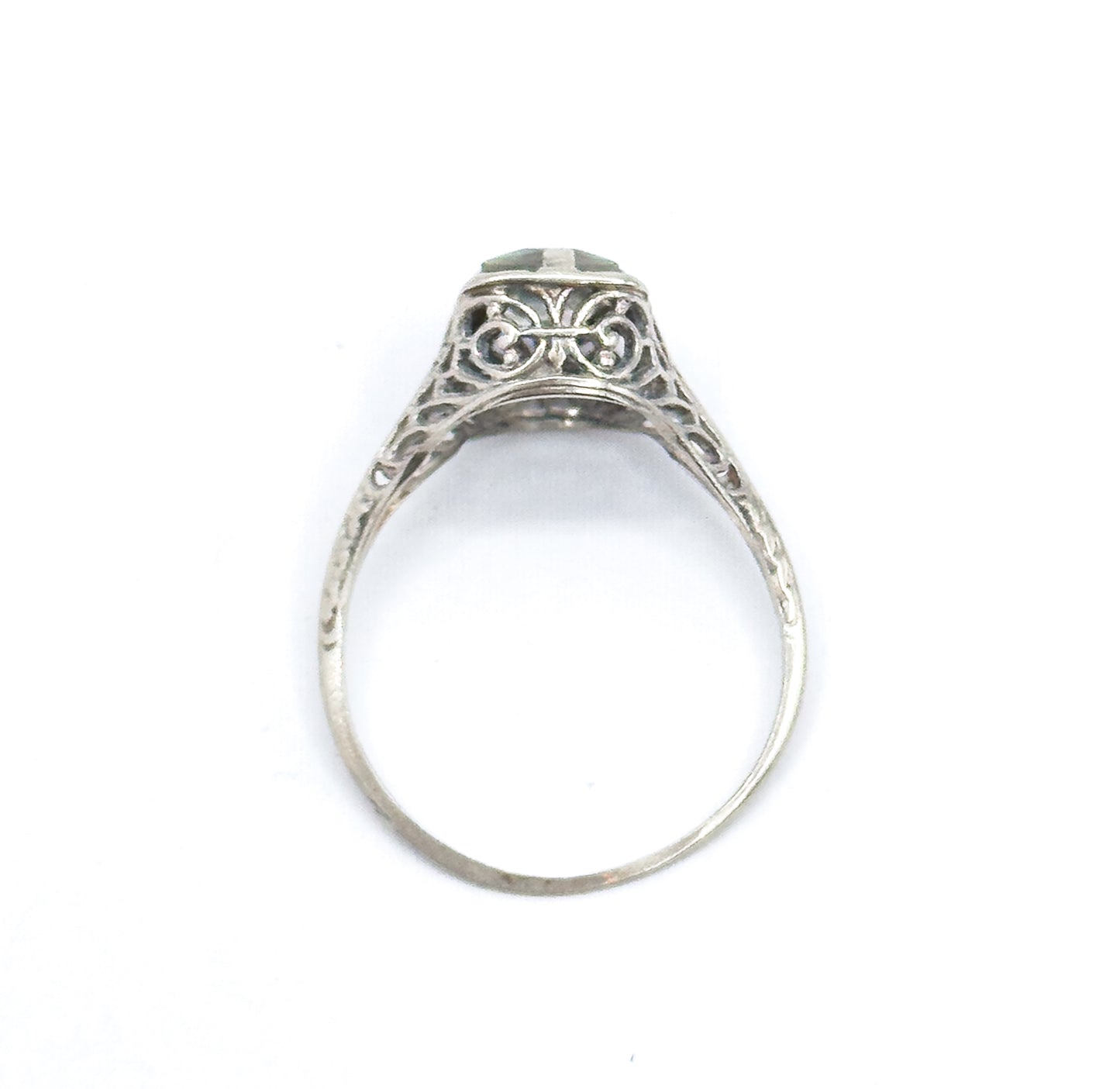 Art Deco Aquamarine Ring in 10K White Gold filigree