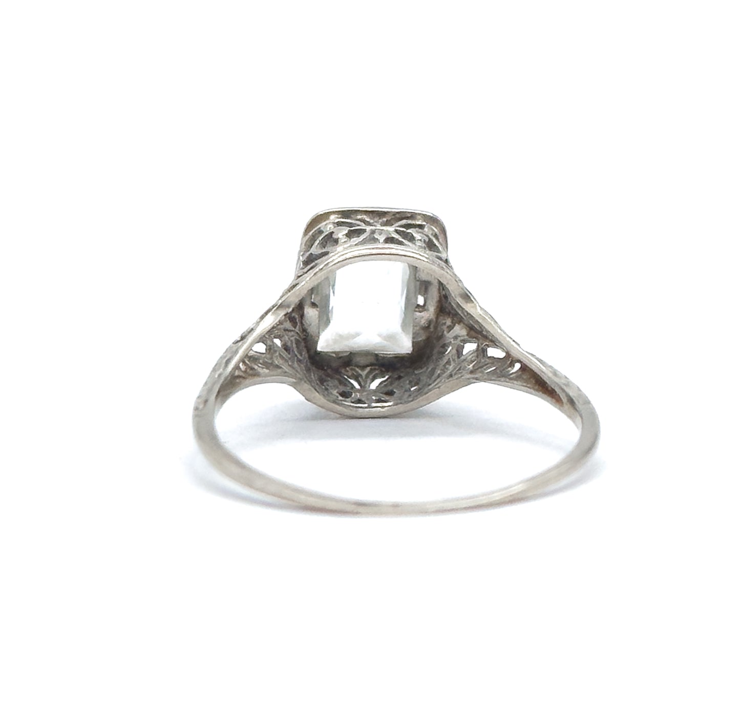 Art Deco Aquamarine Ring in 10K White Gold filigree