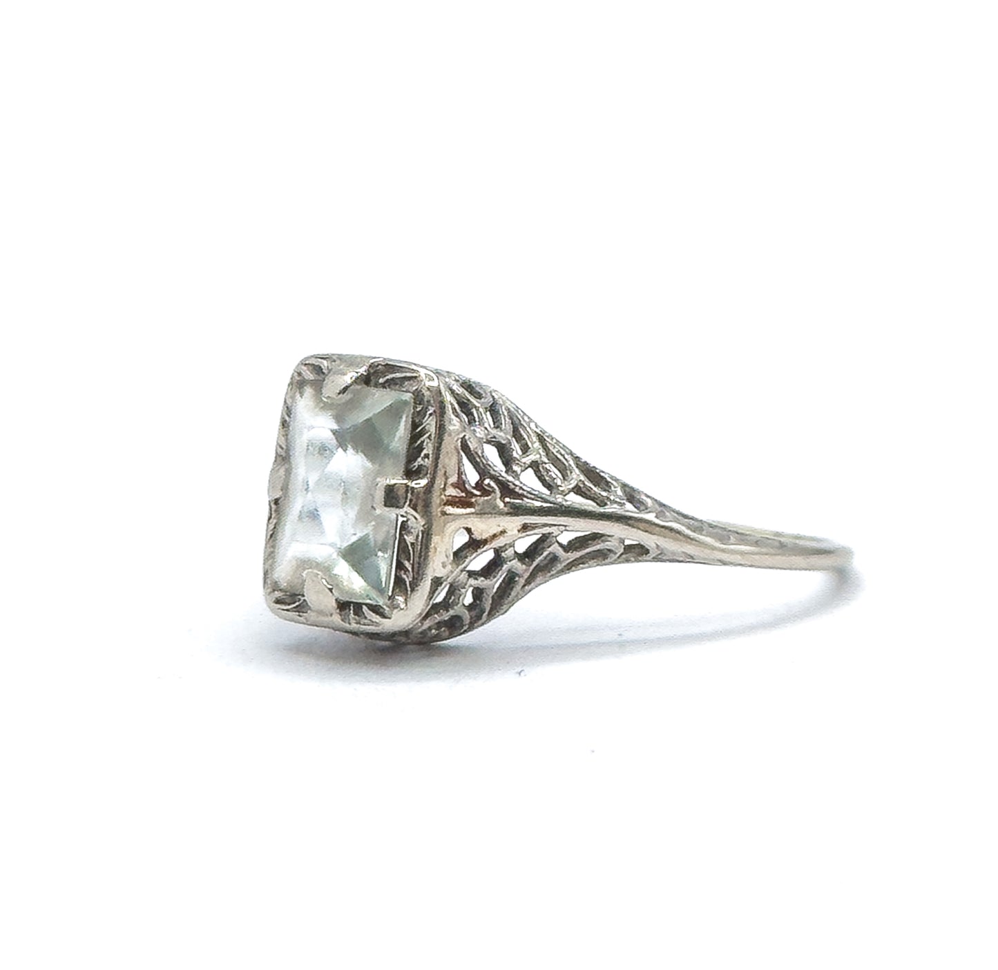 Art Deco Aquamarine Ring in 10K White Gold filigree