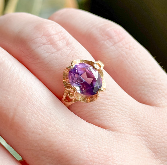 Mid Century Synthetic Purple Sapphire Ring in 14K Yellow Gold