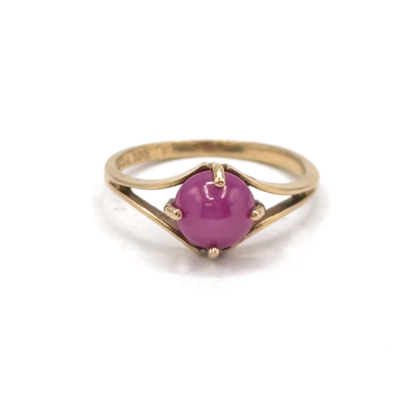 Vintage Synthetic Pink / Red Star Sapphire Ring in 10K Gold
