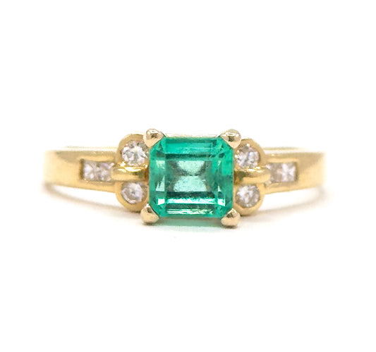 Emerald and Diamond Ring in 18K Gold