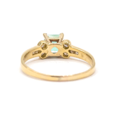 Emerald and Diamond Ring in 18K Gold