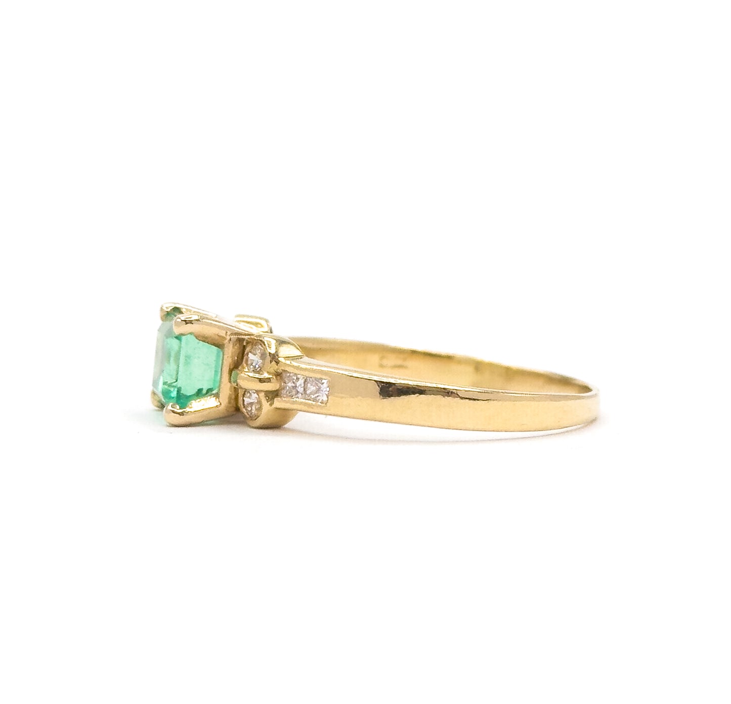 Emerald and Diamond Ring in 18K Gold
