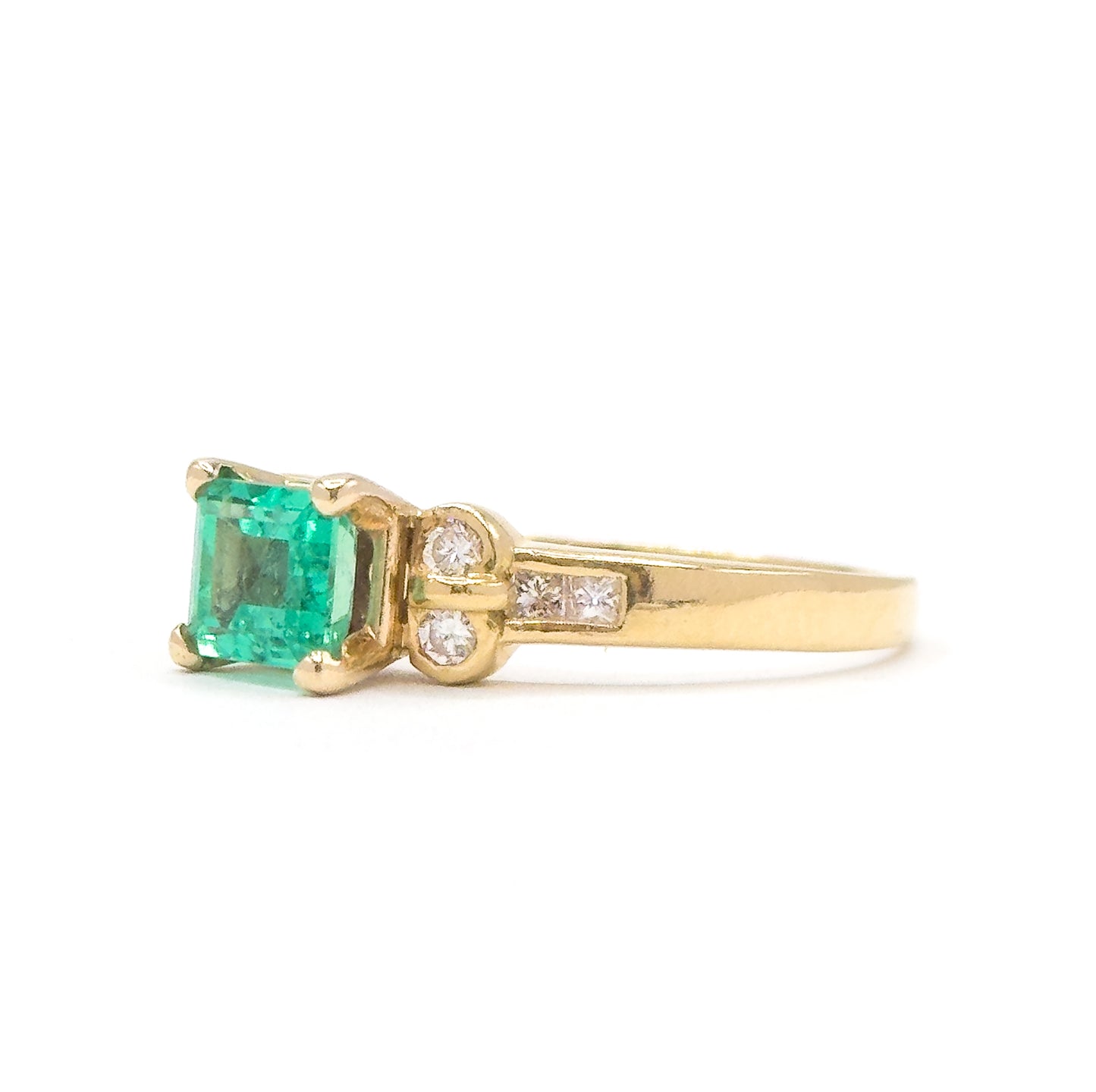 Emerald and Diamond Ring in 18K Gold