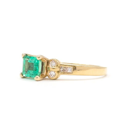 Emerald and Diamond Ring in 18K Gold