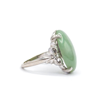 Vintage Green Jade Cabochon Ring in White Gold