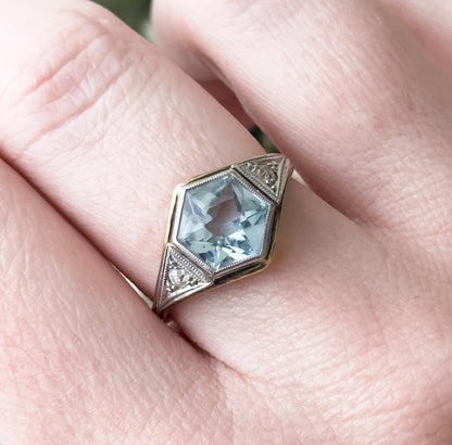 Art Deco Hexagonal Aquamarine Ring in Gold & Platinum