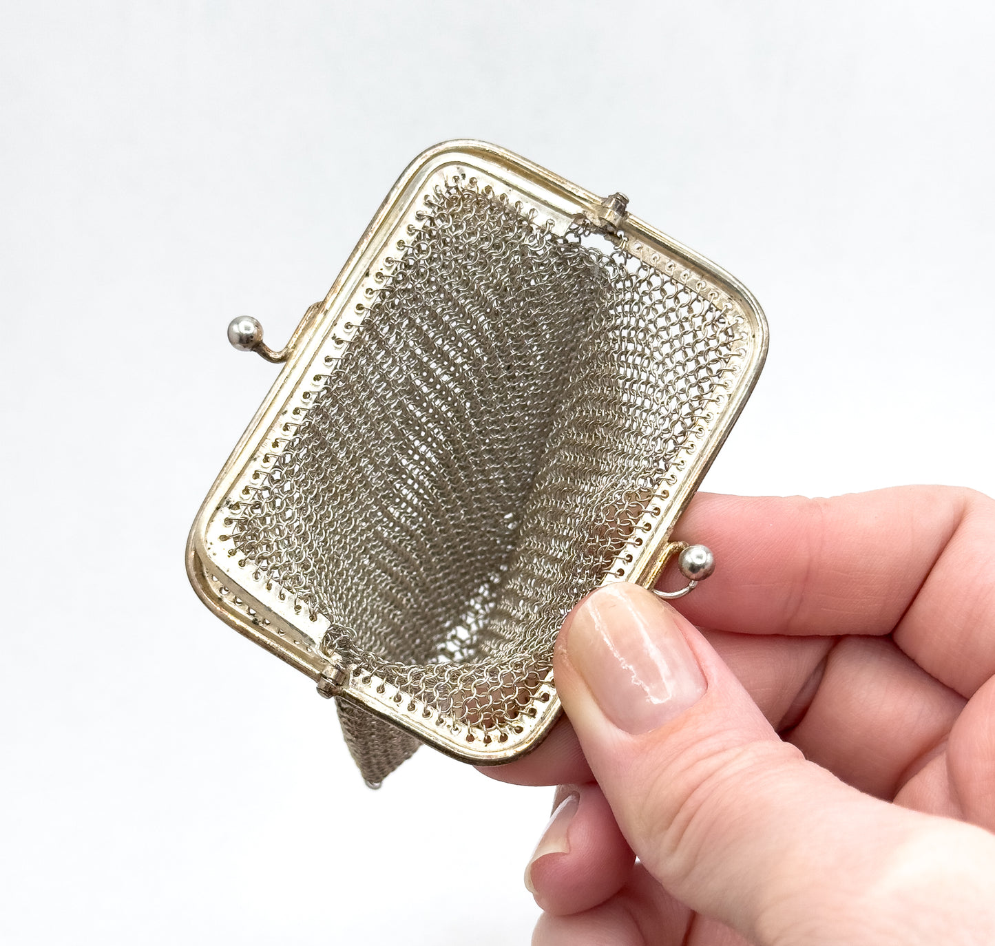 Antique 800 Silver Mesh Kiss lock Coin Purse with Divider