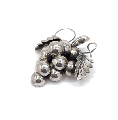 Mid-Century Iguala Mexico Grape Cluster Brooch in Silver