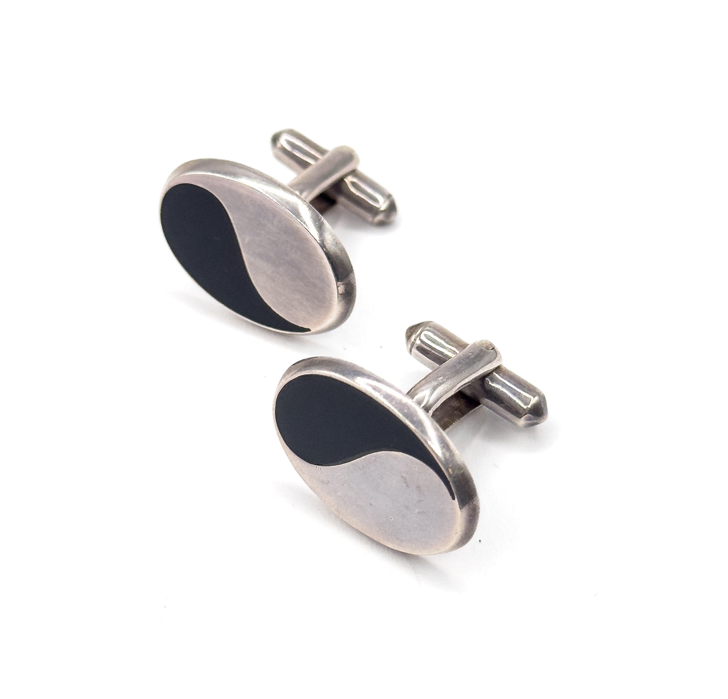 Mid-Century Yin & Yang Enamel Cufflinks in 970 Silver by Antonio Pineda