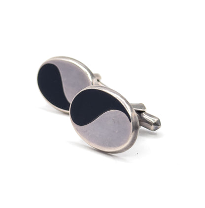 Mid-Century Yin & Yang Enamel Cufflinks in 970 Silver by Antonio Pineda