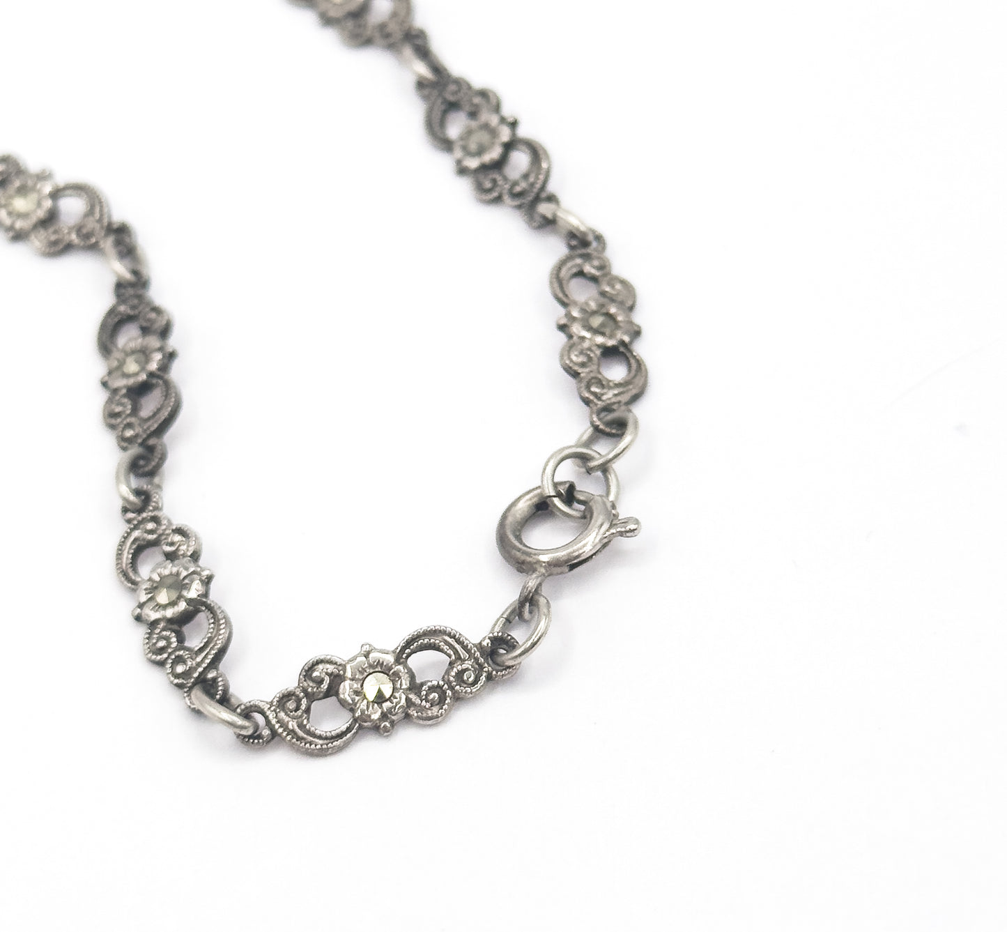 Art Deco Green Onyx & Marcasite Bow Necklace in Silver