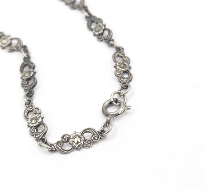 Art Deco Green Onyx & Marcasite Bow Necklace in Silver