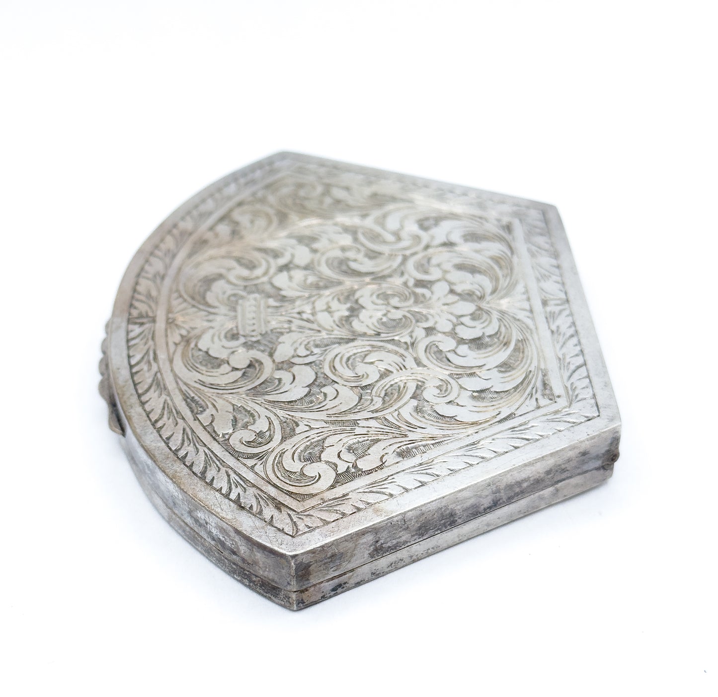 Beautiful Antique 800 Silver Engraved Acanthus Leaf Compact Case - AS IS