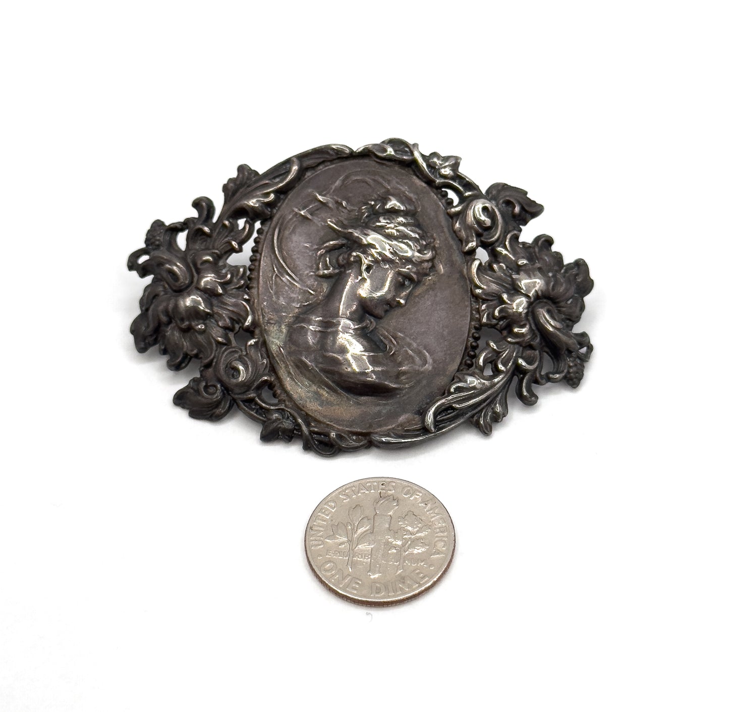 Edwardian Art Nouveau Gibson Girl Brooch in Silver