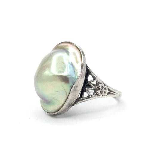 Art Nouveau Blister Pearl Shell Ring with Pansy Detail in Silver