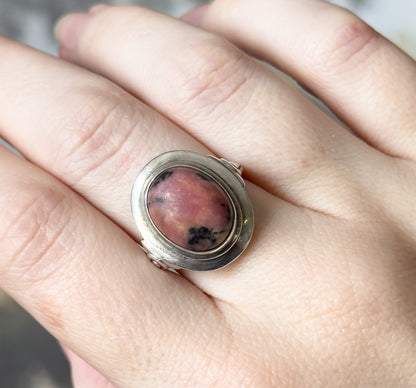 Cool Mid Century Rhodonite Cabochon Ring in Silver