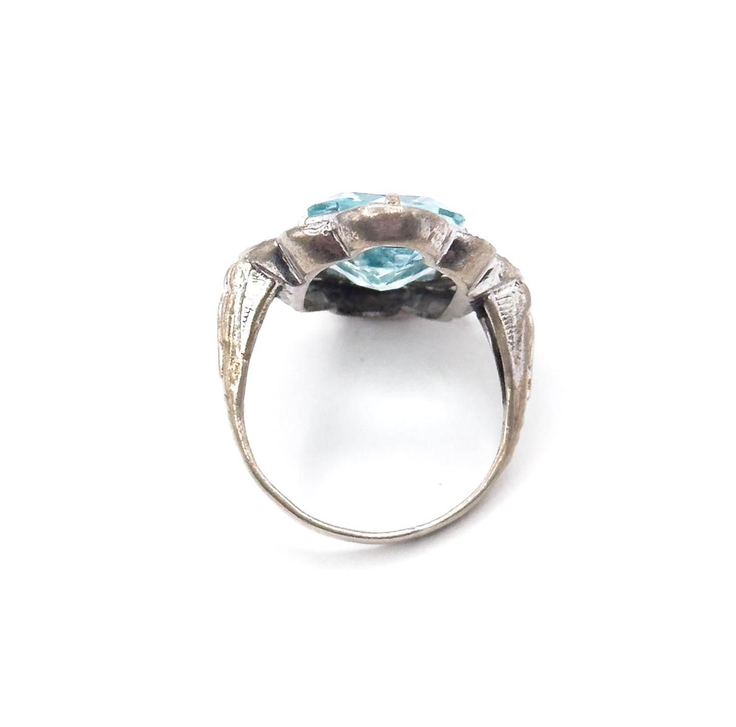 Late Art Deco Filigree Blue Paste Ring in Silver