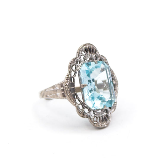 Late Art Deco Filigree Blue Paste Ring in Silver