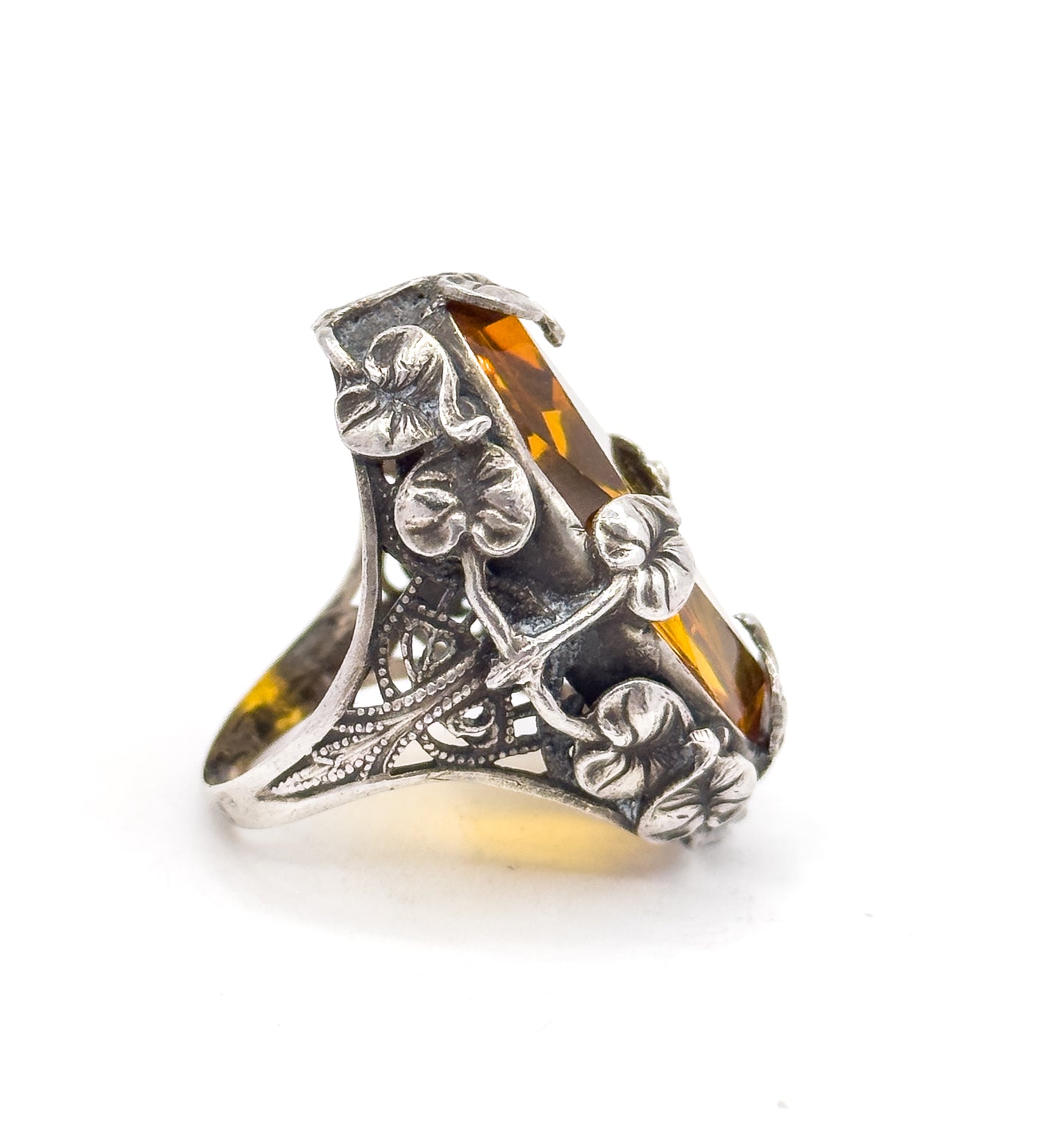 Art Nouveau Golden Paste Leaf Ring in Sterling Silver