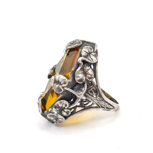 Art Nouveau Golden Paste Leaf Ring in Sterling Silver