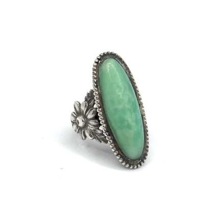 Mid-Century Mint Green Glass Daisy Ring in Sterling Silver