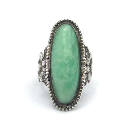 Mid-Century Mint Green Glass Daisy Ring in Sterling Silver