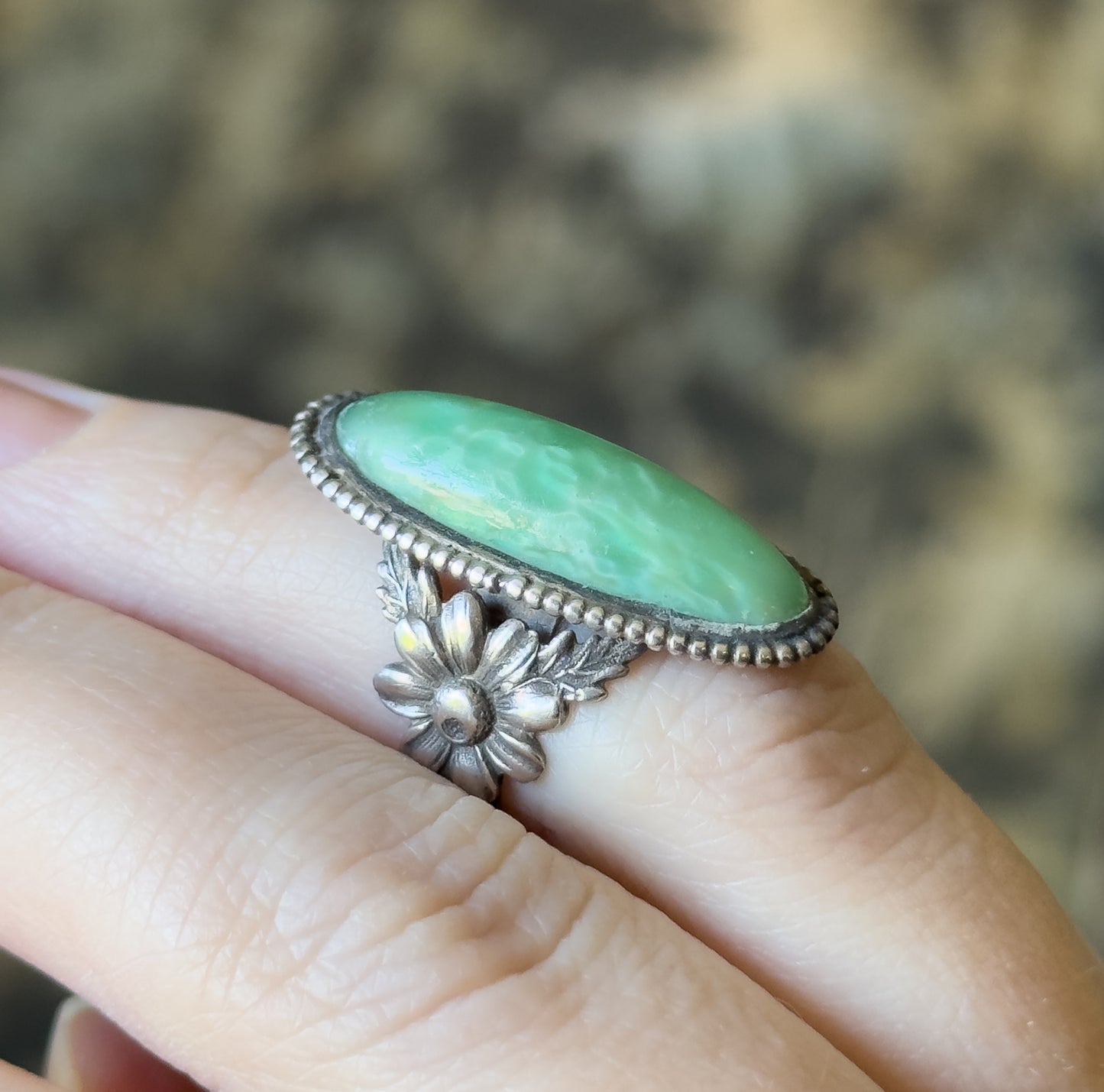 Mid-Century Mint Green Glass Daisy Ring in Sterling Silver